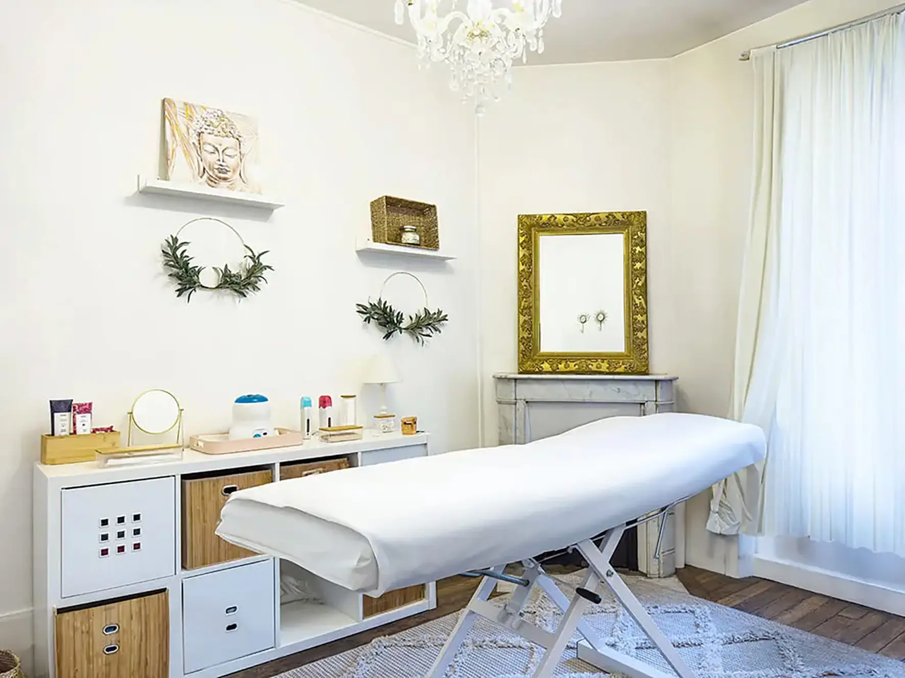 Cabine de massage et soins esthétiques au salon La Paris’zen Institut à Paris