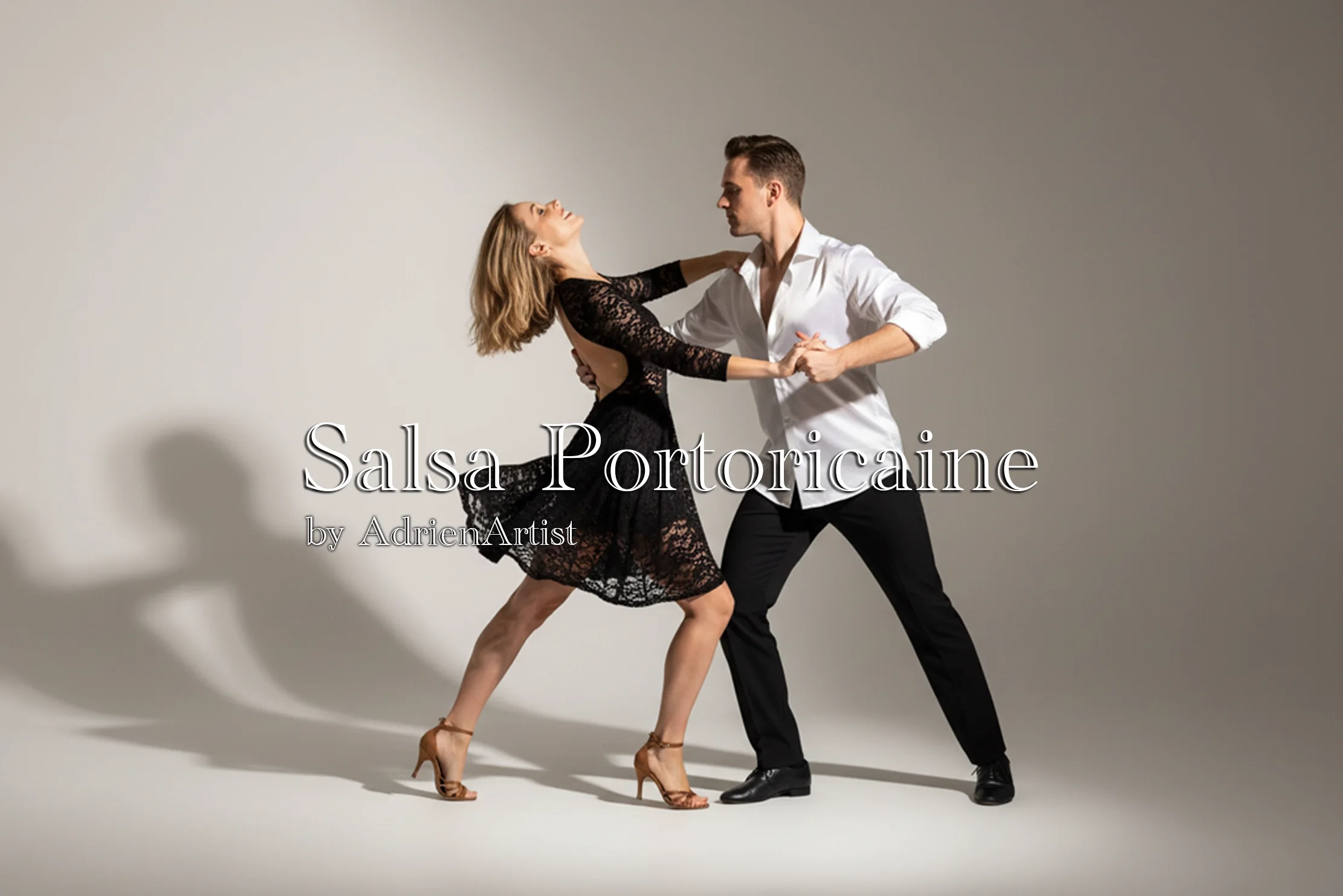 Adrien Artist coach danse salsa portoricaine en action pour ses vidéos pédagogiques.